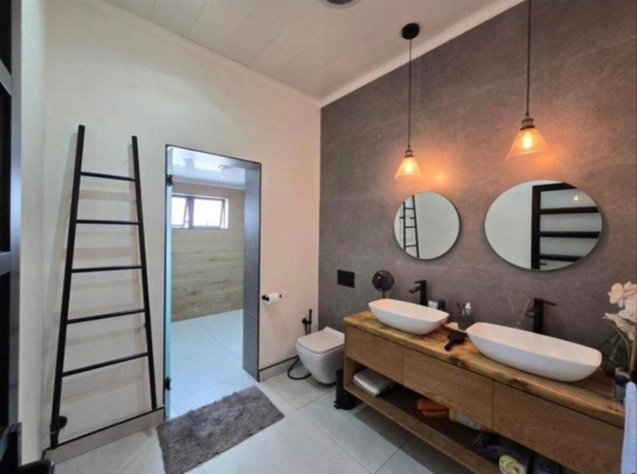 3 Bedroom Property for Sale in Lansdowne Western Cape